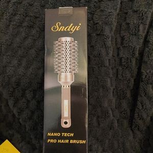 Sndyi hair brush
